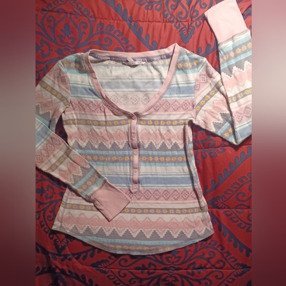 Gently used Victoria's secret pink long sleeve thermal shirt size small
